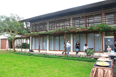 Ngắm Nhà Vườn “Như Mơ” Của  Mỹ Linh