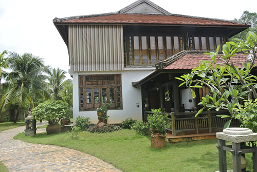 Thăm Nhà Của Cựu Hoa khôi Thu Hương